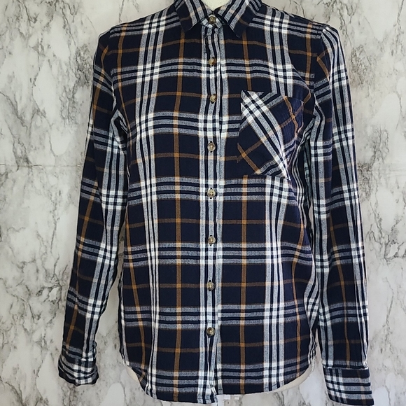 girl krazy Tops - Girl Krazy plaid flannel size small